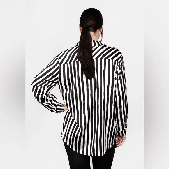 Disturbia Paranormal Oversized Shirt Size US 4 / UK 8 - Picture 4 of 10